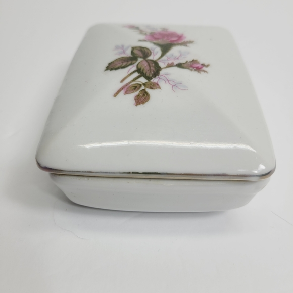 * Ceramic trinket jewelry box rose painted detail 4"X 1.5" vintage  japan - Picture 9 of 13